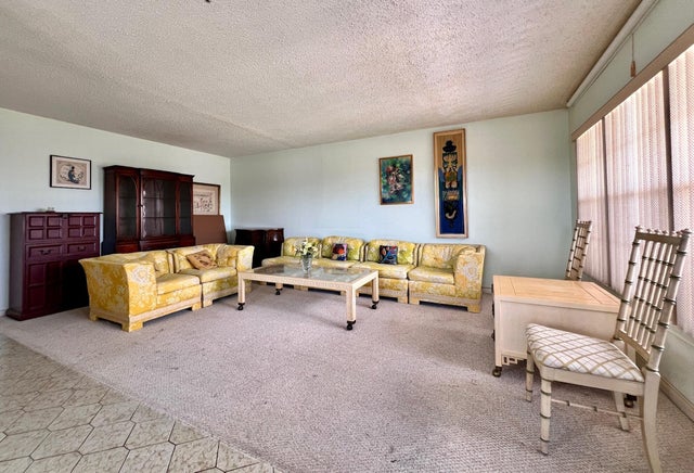 5 of 19 - 414 Greenbrier B, West Palm Beach, FL