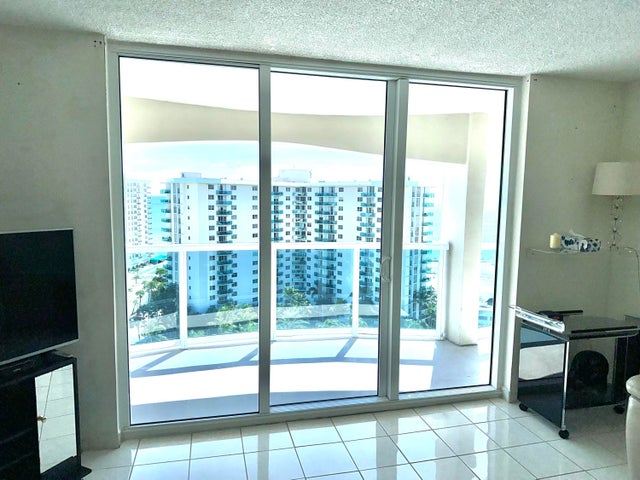 4 of 27 - 3800 S Ocean Drive #1516, Hollywood, FL