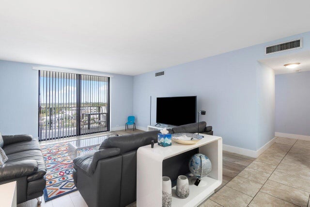 4 of 29 - 1200 Marine Way #915 (ph7), North Palm Beach, FL
