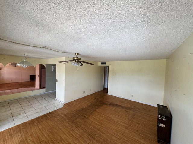 5 of 22 - 130 Chatham F, West Palm Beach, FL