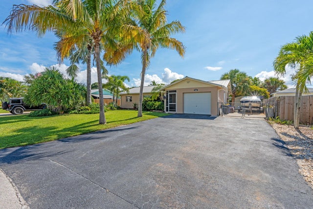 1 of 48 - 19141 Se Barus Drive, Jupiter, FL