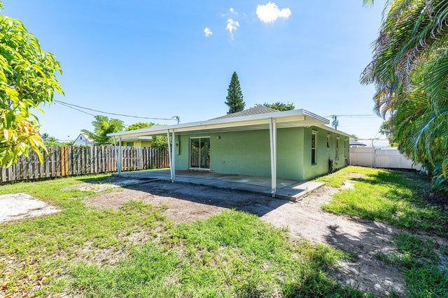 3 of 39 - 3837 Riedel Avenue, Palm Springs, FL