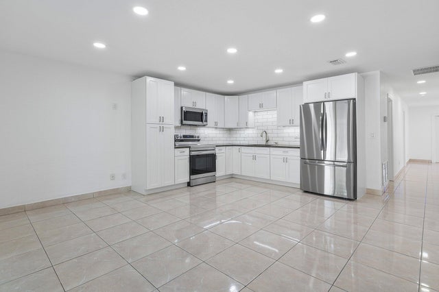 4 of 39 - 3837 Riedel Avenue, Palm Springs, FL