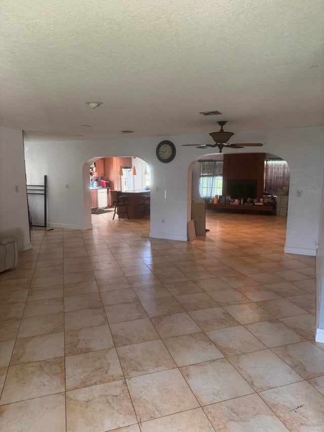 3 of 10 - 6621 Boxwood Drive, Miramar, FL
