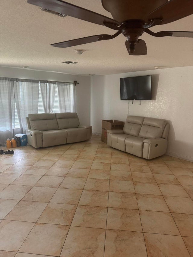 5 of 10 - 6621 Boxwood Drive, Miramar, FL
