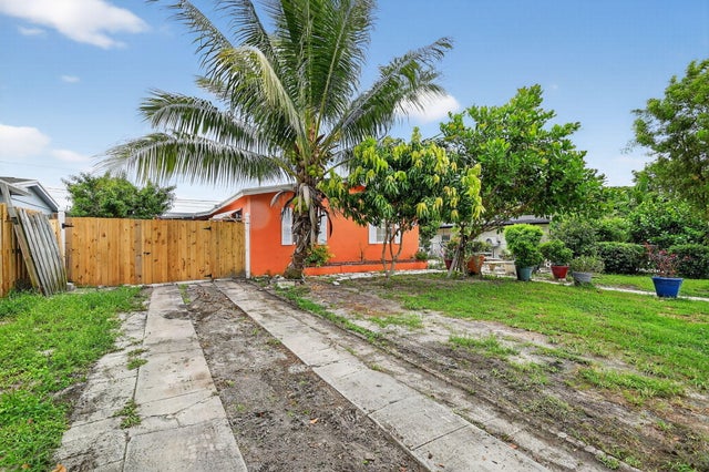 4 of 52 - 1007 Almeria Road, West Palm Beach, FL