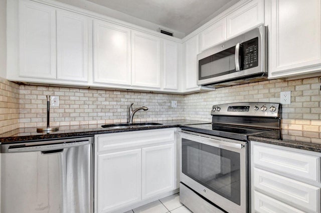2 of 19 - 2304 Lake Osborne Drive ##10, Lake Worth Beach, FL