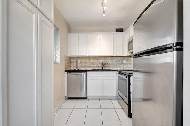 3 of 19 - 2304 Lake Osborne Drive ##10, Lake Worth Beach, FL