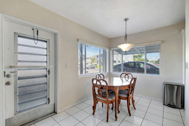 4 of 19 - 2304 Lake Osborne Drive ##10, Lake Worth Beach, FL