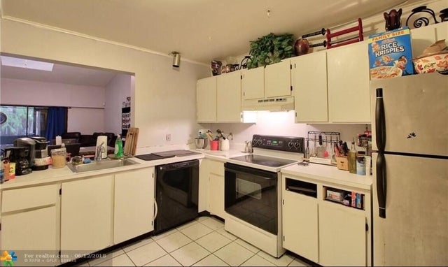 3 of 20 - 1001 Lakeview Circle #1001, Royal Palm Beach, FL