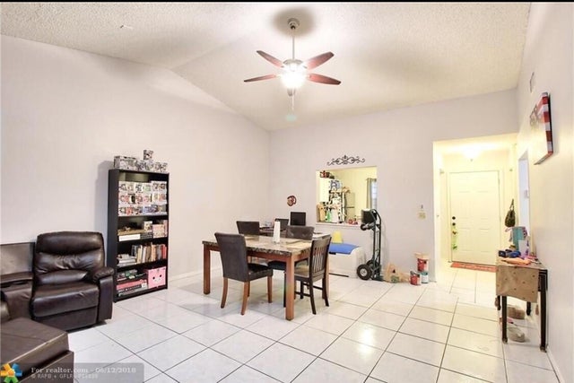 5 of 20 - 1001 Lakeview Circle #1001, Royal Palm Beach, FL