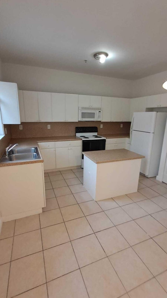 4 of 17 - 2509 Shoma Drive, Royal Palm Beach, FL