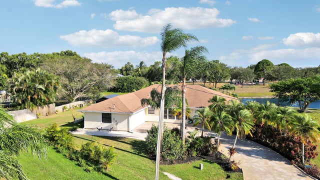 1 of 49 - 2111 Se Cayuga Court, Port Saint Lucie, FL