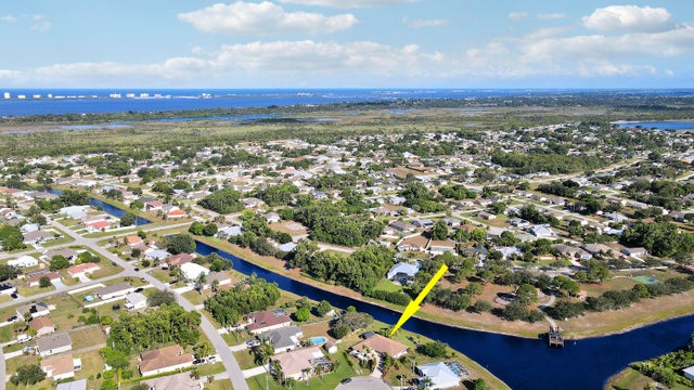 4 of 49 - 2111 Se Cayuga Court, Port Saint Lucie, FL