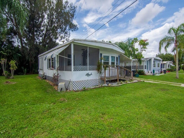 3 of 27 - 5000 Se Federal Highway #192, Stuart, FL