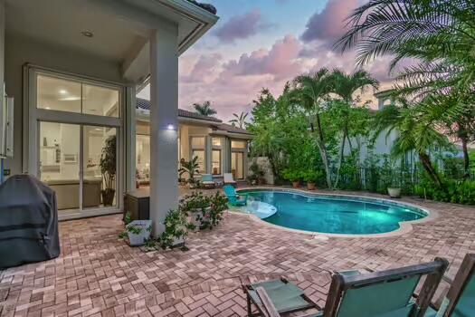 2 of 40 - 802 Floret Drive, Palm Beach Gardens, FL
