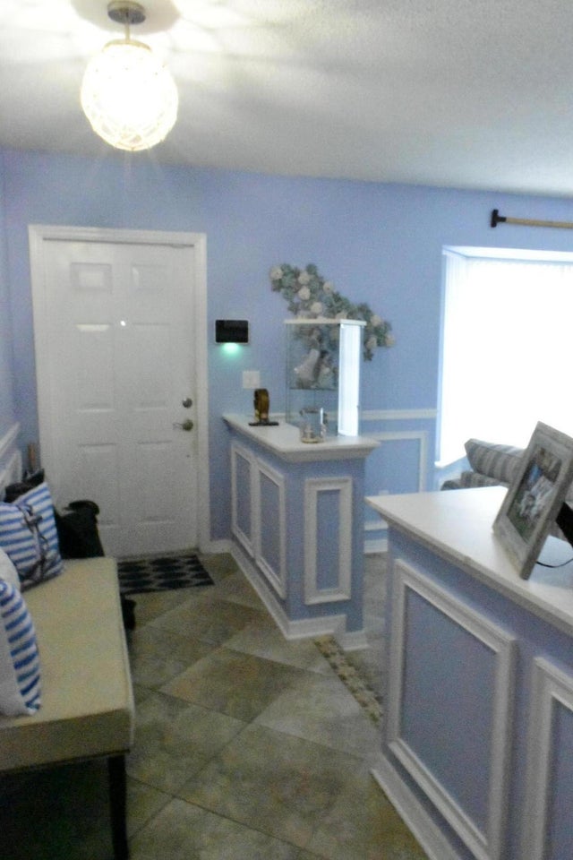 4 of 13 - 237 Porter Place, West Palm Beach, FL