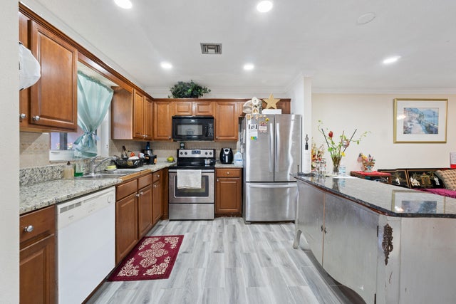 2 of 30 - 6531 Se Federal Highway #q108, Stuart, FL