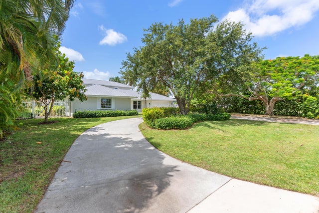 1 of 48 - 25 Park Avenue, Vero Beach, FL