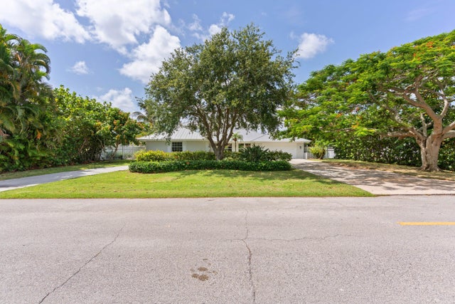 2 of 48 - 25 Park Avenue, Vero Beach, FL