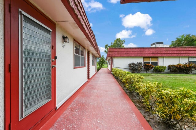 2 of 33 - 237 Waterford J, Delray Beach, FL