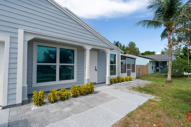 2 of 30 - 10651 Misty Lane, Royal Palm Beach, FL