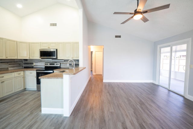 3 of 30 - 10651 Misty Lane, Royal Palm Beach, FL