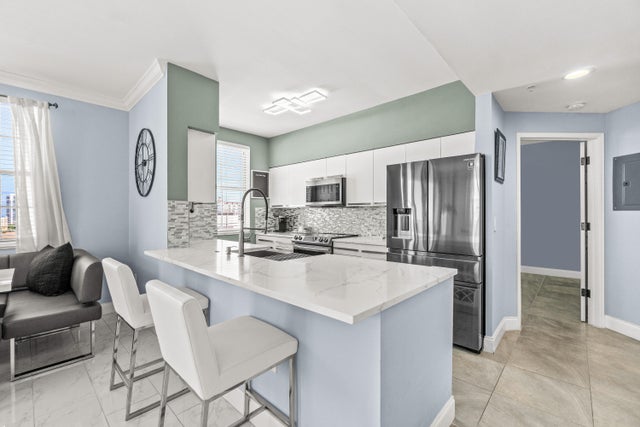 5 of 43 - 616 Clearwater Park Road #1402, West Palm Beach, FL