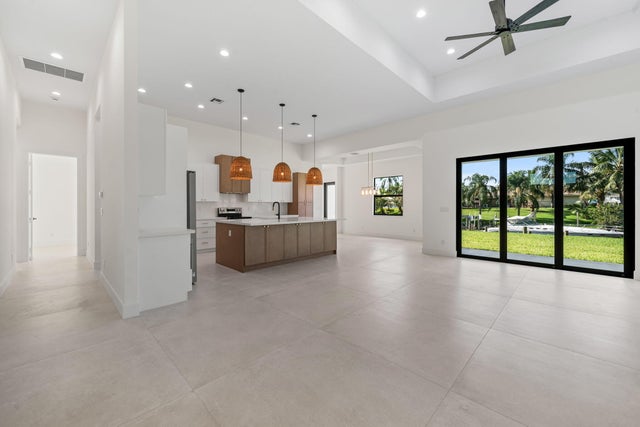 4 of 40 - 632 Se Seahouse Drive, Port Saint Lucie, FL