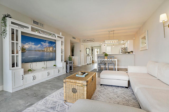 5 of 37 - 3180 Ne 48th Court #210, Lighthouse Point, FL