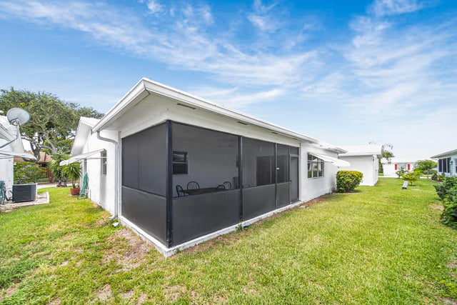 4 of 35 - 2104 Sw 24th Street, Boynton Beach, FL