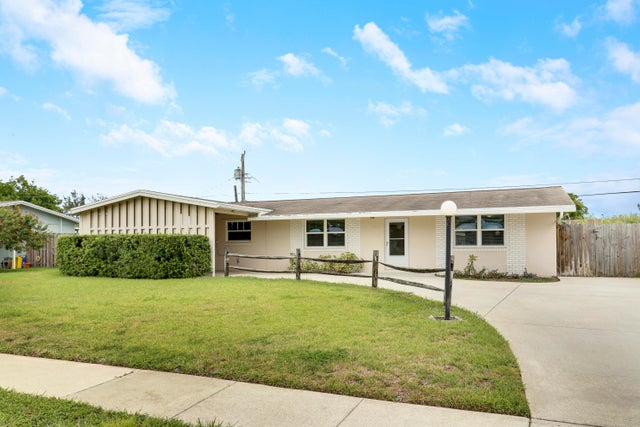 2 of 26 - 1362 Berkshire Drive, West Palm Beach, FL