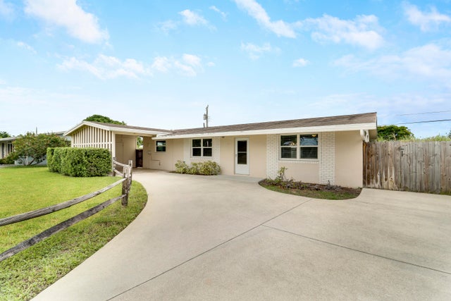 3 of 26 - 1362 Berkshire Drive, West Palm Beach, FL