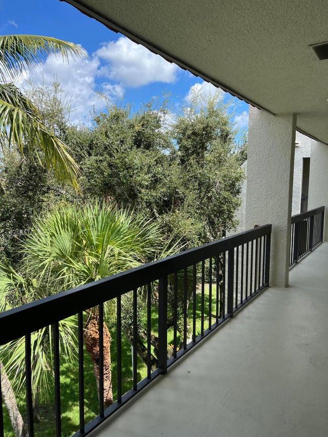 3 of 37 - 3050 Presidential Way #403, West Palm Beach, FL