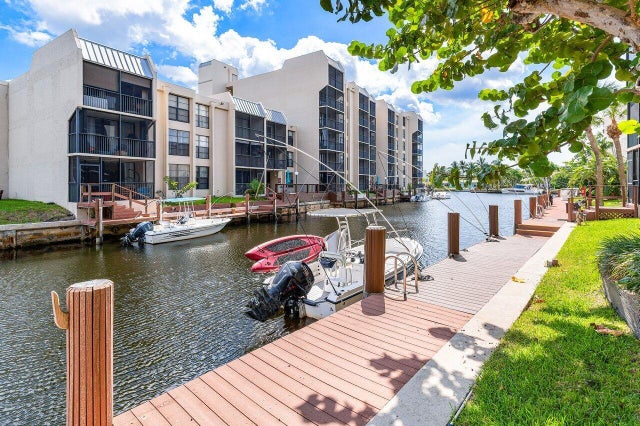5 of 48 - 17 Royal Palm Way #1050, Boca Raton, FL