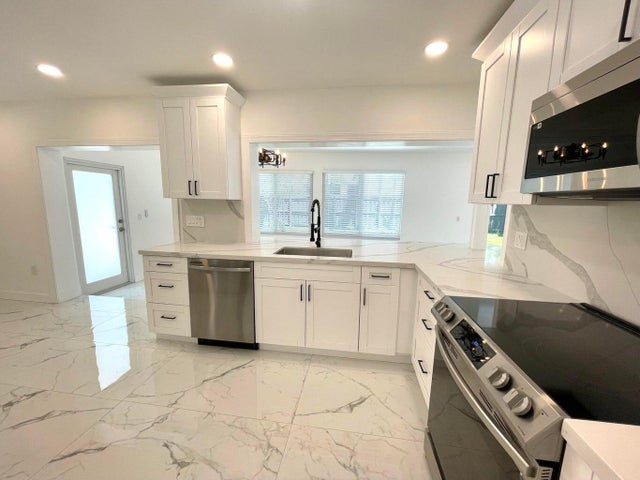 3 of 18 - 861 Nw 7th Street, Boca Raton, FL