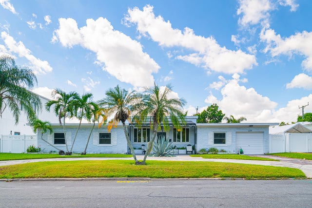4 of 28 - 228 Santa Lucia Drive, West Palm Beach, FL
