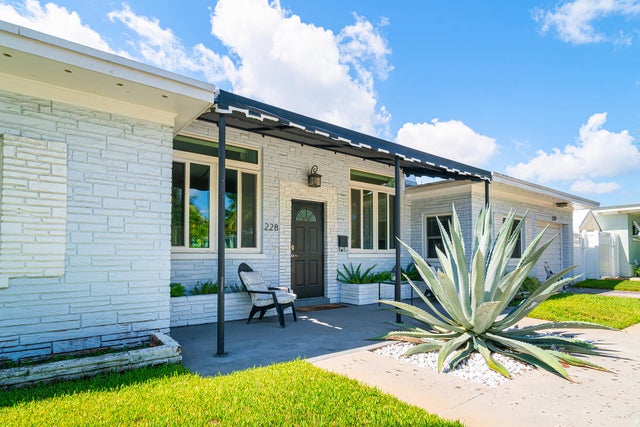 5 of 28 - 228 Santa Lucia Drive, West Palm Beach, FL
