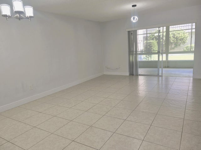 5 of 25 - 2886 Fernley Drive E #40, West Palm Beach, FL