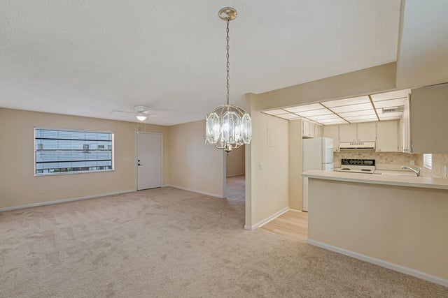 3 of 25 - 135 Shore Court #203, North Palm Beach, FL