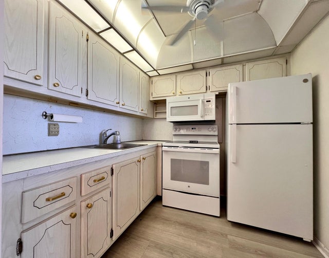 2 of 16 - 434 Southampton B, West Palm Beach, FL
