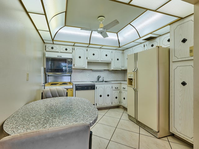 5 of 48 - 409 Greenbrier B #409, West Palm Beach, FL