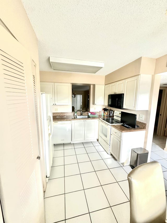 4 of 23 - 7281 Amberly Lane #308, Delray Beach, FL