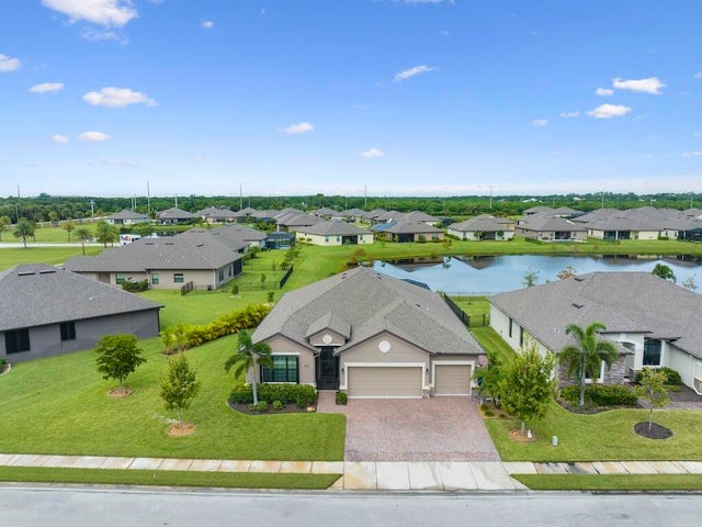 1 of 43 - 5614 1st Square, Vero Beach, FL