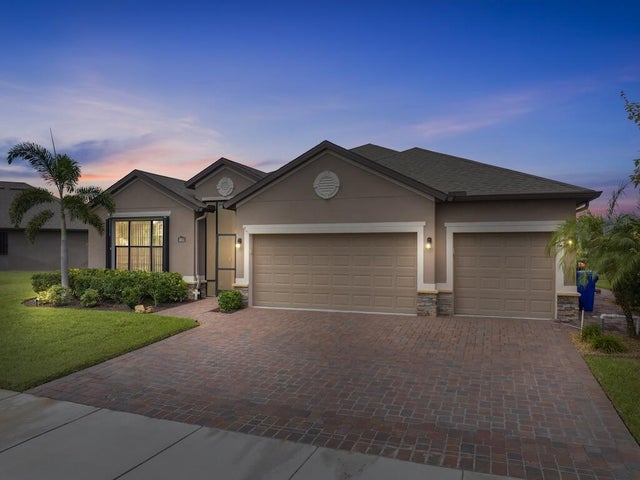 2 of 43 - 5614 1st Square, Vero Beach, FL
