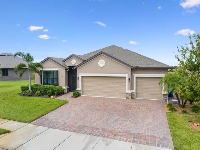 3 of 43 - 5614 1st Square, Vero Beach, FL