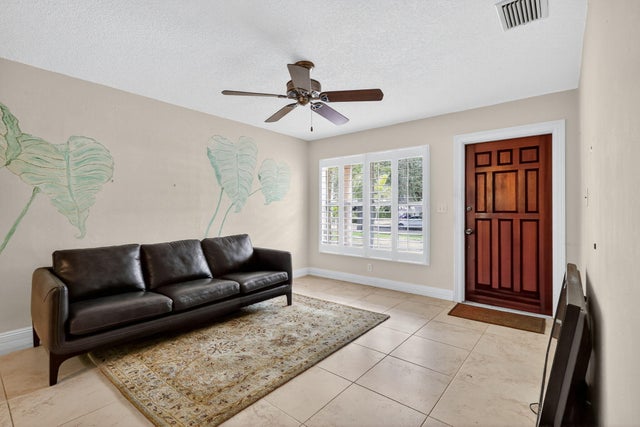 3 of 21 - 210 Seville Road, West Palm Beach, FL