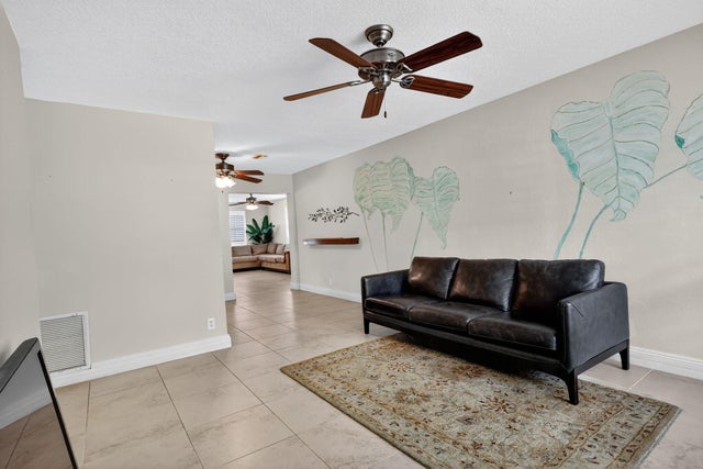 4 of 21 - 210 Seville Road, West Palm Beach, FL