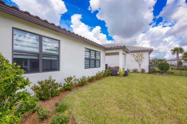 4 of 39 - 833 Se Courances Drive, Port Saint Lucie, FL