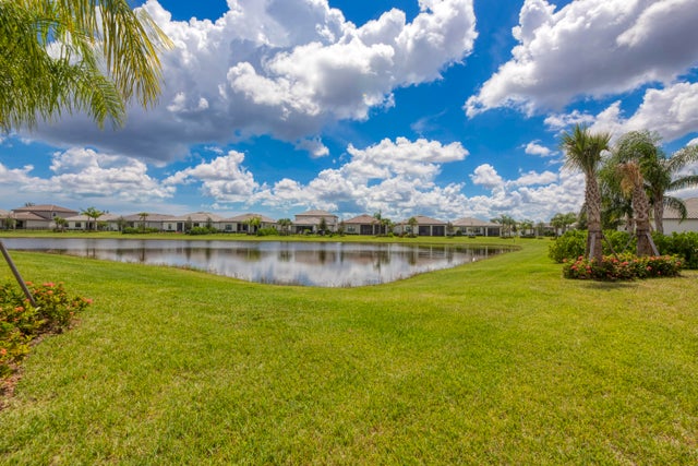 5 of 39 - 833 Se Courances Drive, Port Saint Lucie, FL